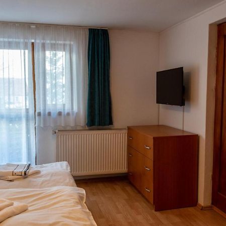 ホテルCasa Germana Lupeni  エクステリア 写真